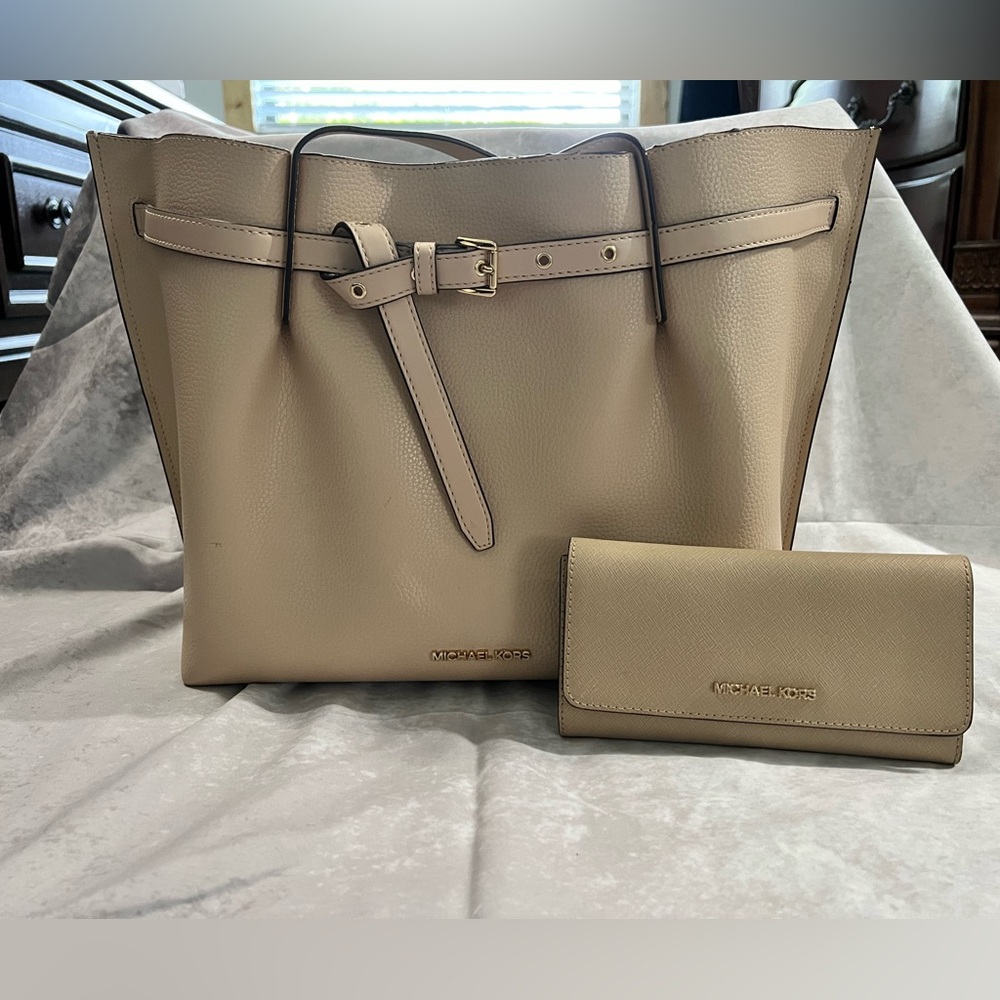 Michael Kors Taupe Beige Tote with Matching Wallet